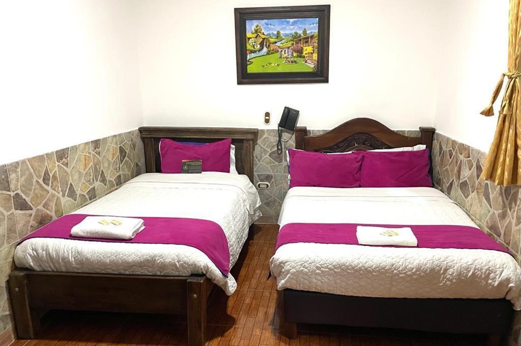 Hostal Internacional Bogotá Esterno foto