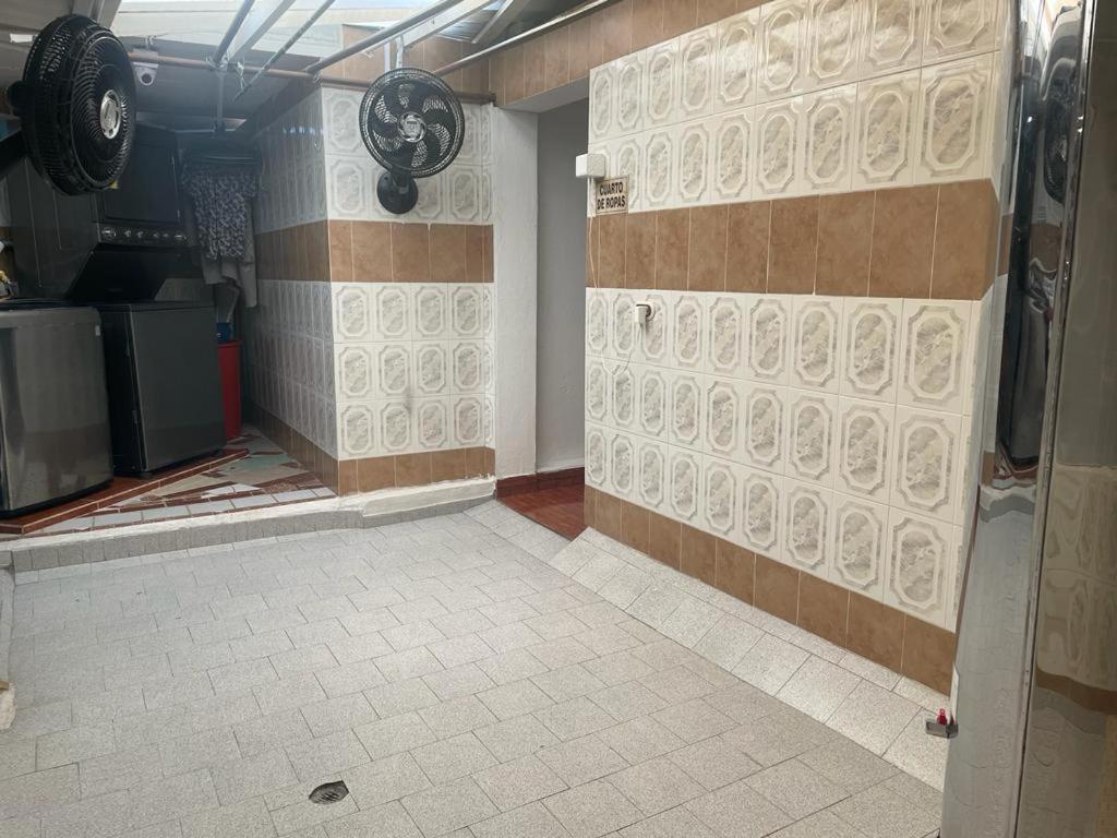 Hostal Internacional Bogotá Esterno foto