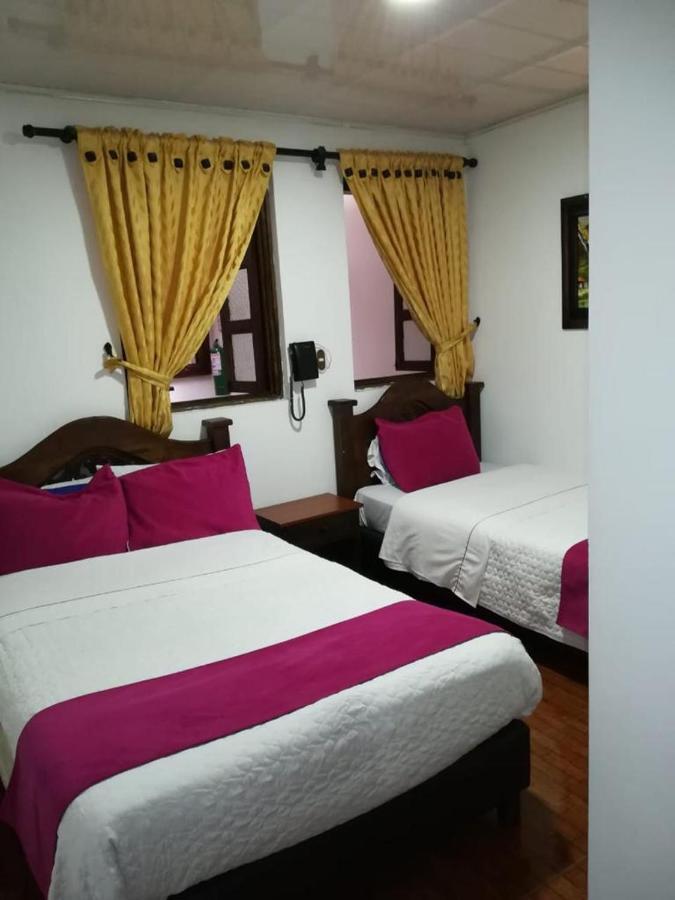 Hostal Internacional Bogotá Esterno foto